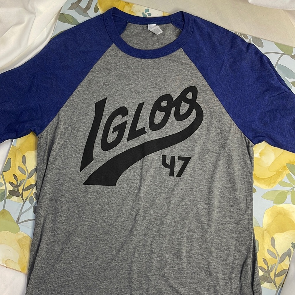 Raglan Blue & Gray iGloo Tshirt | Size Medium